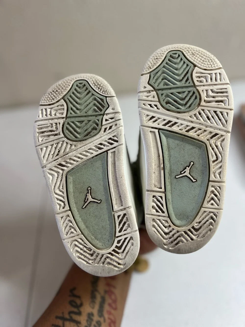 Jordan 4 Retro 